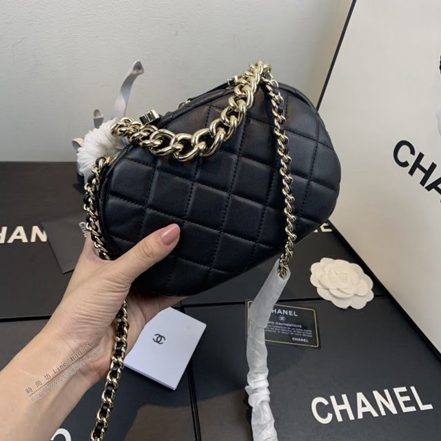 Chanel女包 AS1511 Chanel2020最新羊皮鉚釘相機包鉚釘香香Logo Chanel鏈條單肩斜挎小號包  djc3994